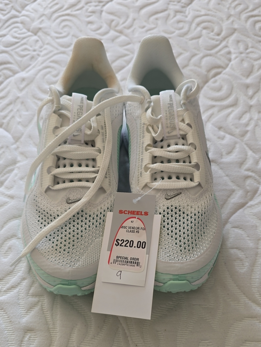 Nike Women's White & Mint Running Shoes